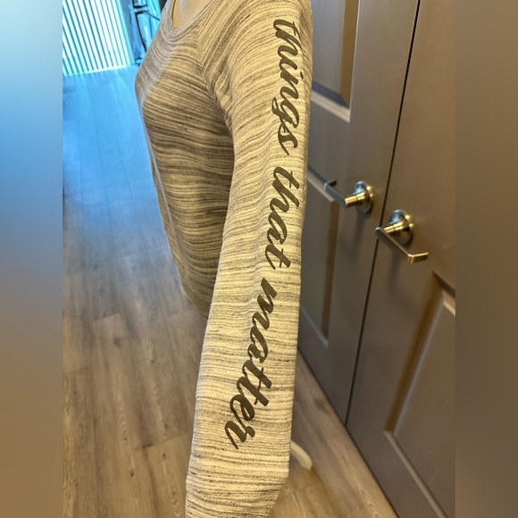 Things That Matter Sweater - Picture 4 of 5